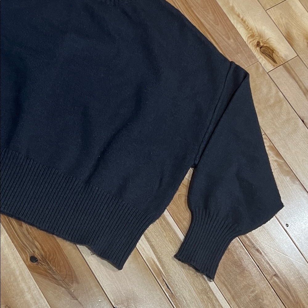 Charli Mock Neck Batwing Knit Sweater |
Dark Steel Gray - Picture 3 of 6